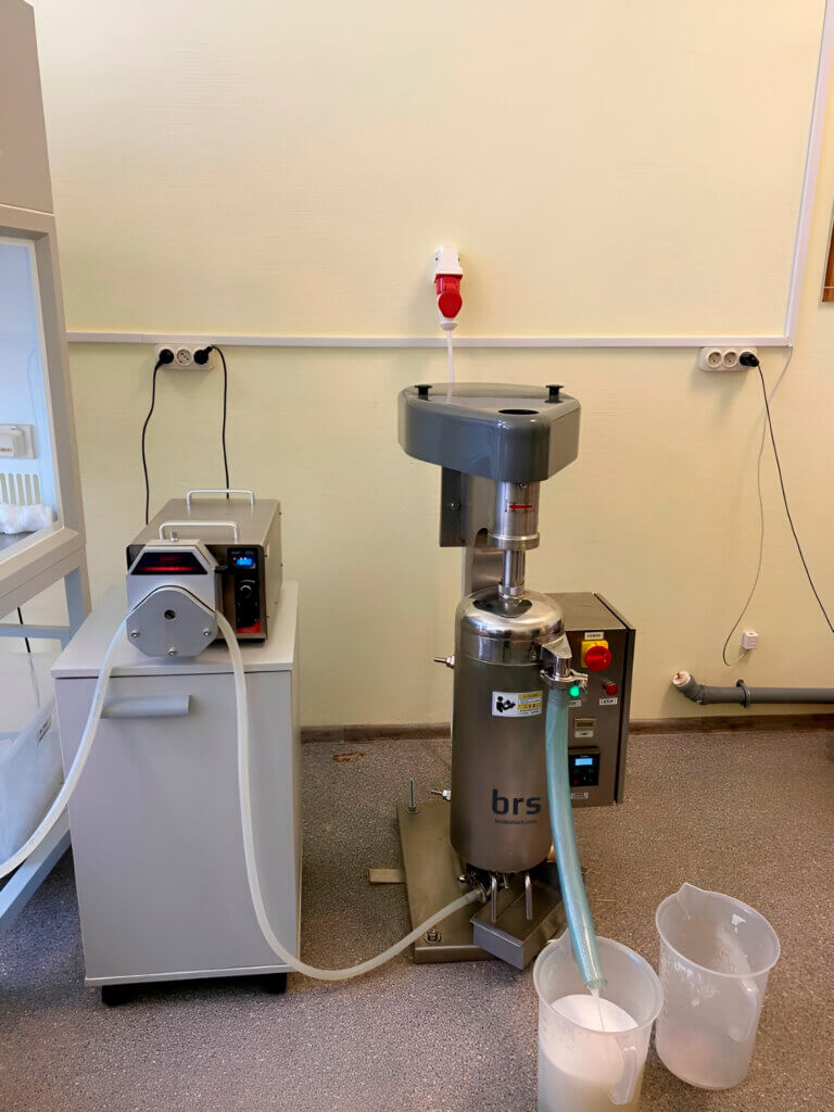 Nopea putkimainen sentrifugi