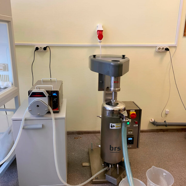 centrifugeuse pour coliclones Centrifugeuse tubulaire à grande vitesse pour la production de coliclones